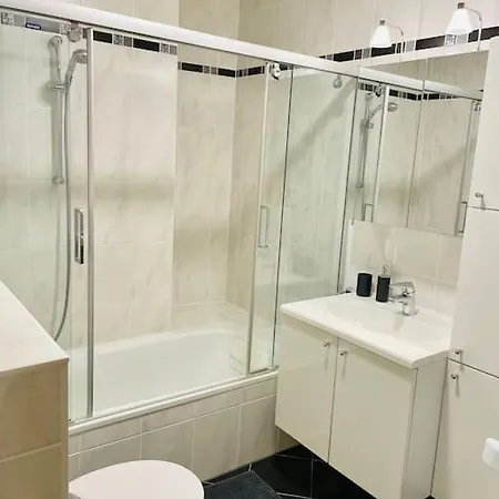 Cosy One Bedroom Flat In Center With Terrace&parking * 룩셈부르크